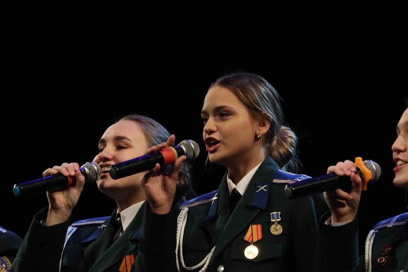Военнослужащие Росгвардии провели праздничный концерт в Екатеринбурге
