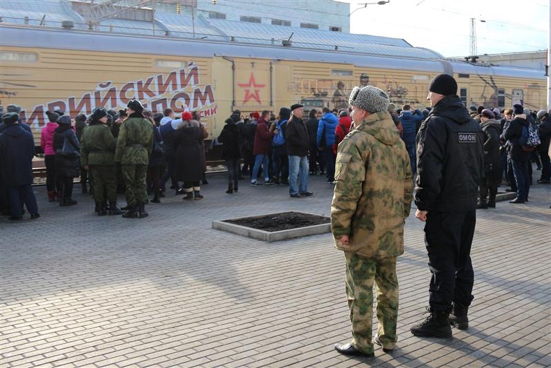 Росгвардия обеспечила правопорядок на передвижной железнодорожной выставке «Сирийский перелом» в Ростове-на-Дону
