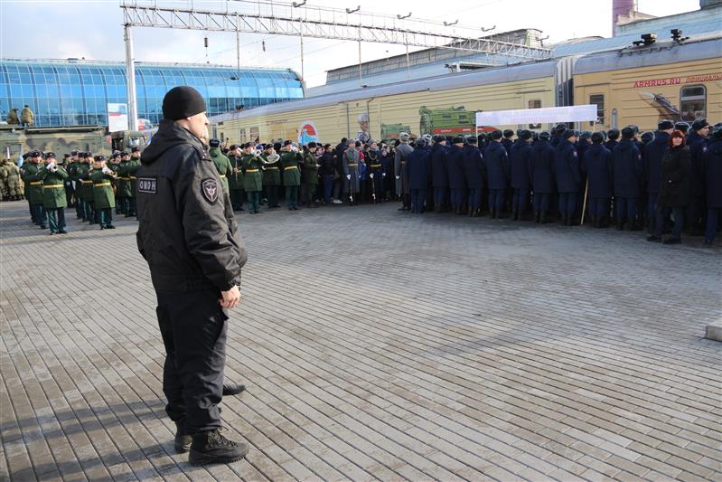 Росгвардия обеспечила правопорядок на передвижной железнодорожной выставке «Сирийский перелом» в Ростове-на-Дону