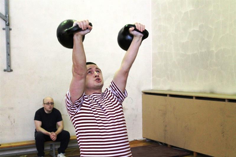 В рамках акции Росгвардии «Неделя мужества» в Екатеринбурге проведены соревнования по  силовому экстриму (фото, видео)