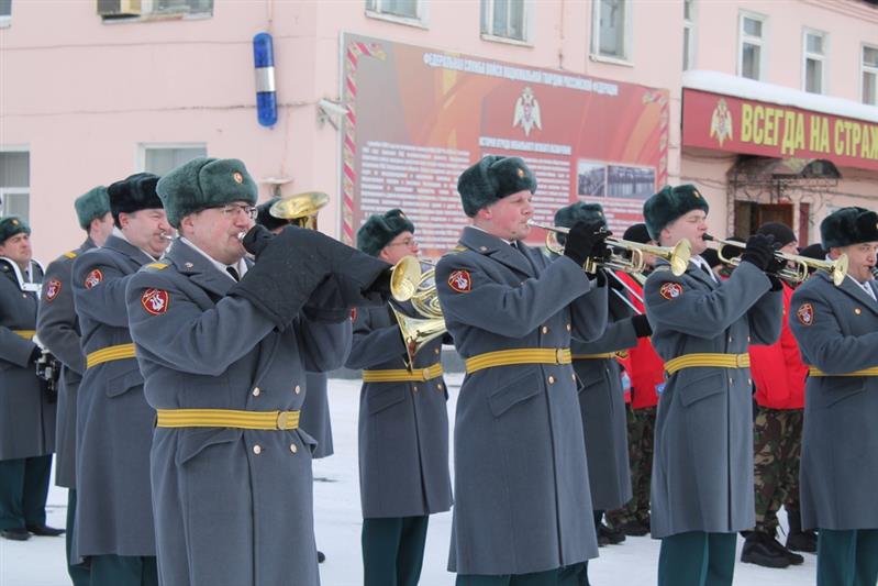 В Екатеринбурге росгвардейцы отметили День защитника Отечества военно-спортивным праздником