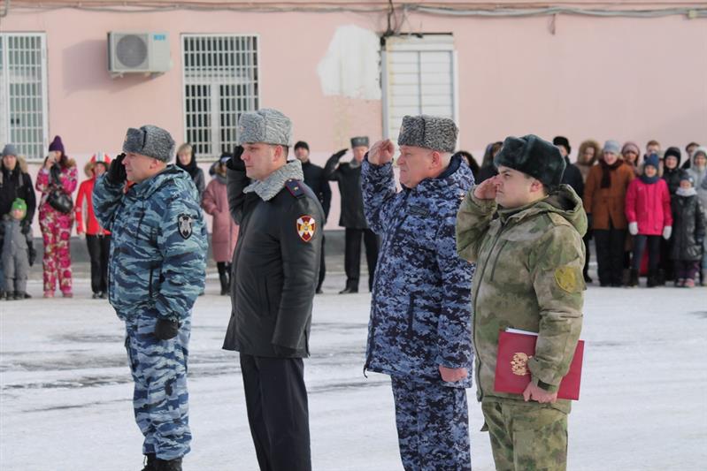 В Екатеринбурге росгвардейцы отметили День защитника Отечества военно-спортивным праздником