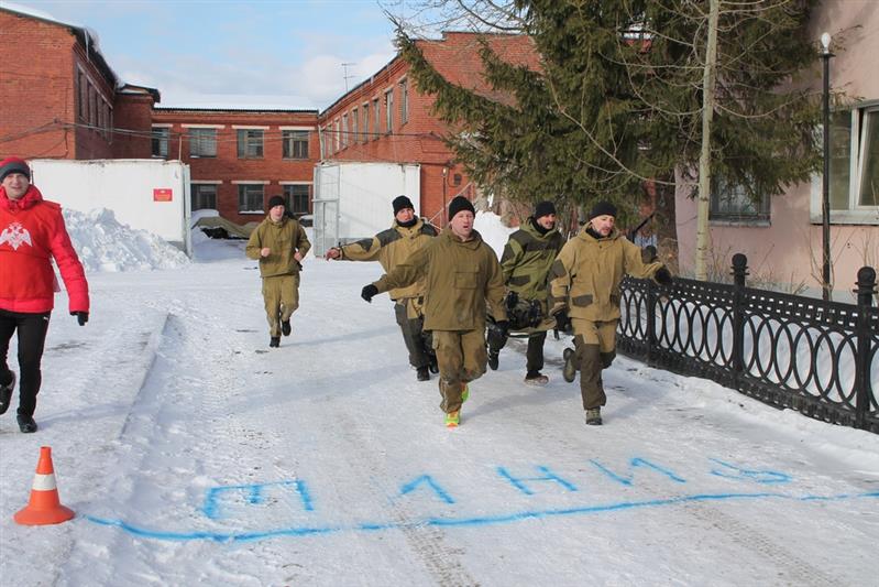 В Екатеринбурге росгвардейцы отметили День защитника Отечества военно-спортивным праздником