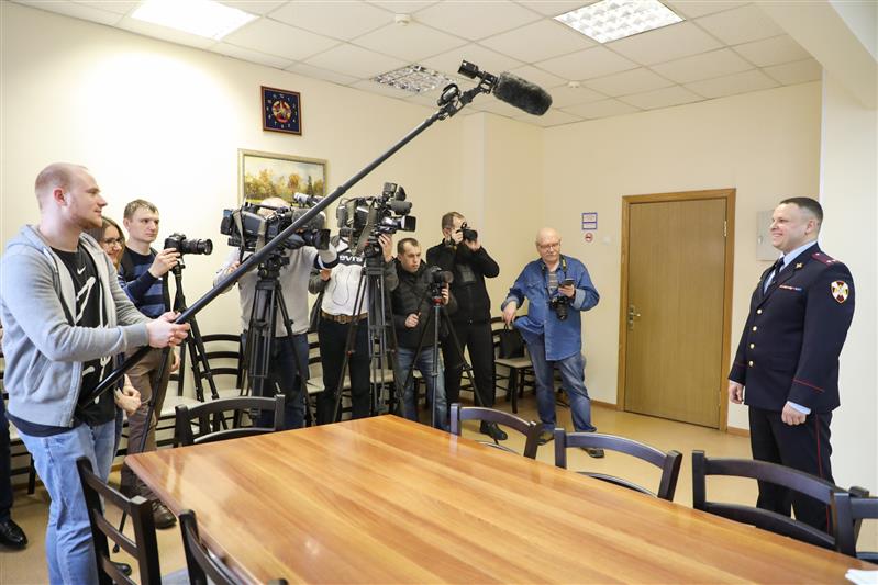 В Росгвардии показали работу одного из столичных центров лицензионно-разрешительной работы (фото, видео)
