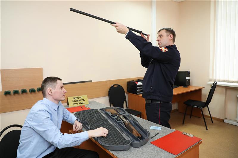В Росгвардии показали работу одного из столичных центров лицензионно-разрешительной работы (фото, видео)