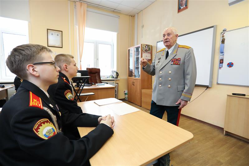 В Московском президентском кадетском училище имени М.А. Шолохова прошел Урок мужества, приуроченный ко Дню защитника Отечества