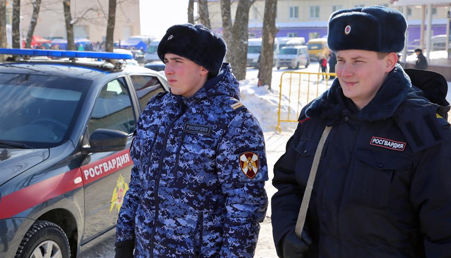 Военнослужащие и сотрудники Приволжского округа Росгвардии вышли на «Лыжню России-2019» (фото)