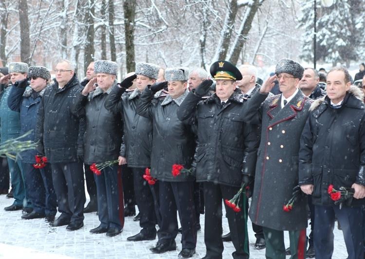 Представители руководства Управления Росгвардии по Удмуртской Республике почтили память павших защитников Отечества 