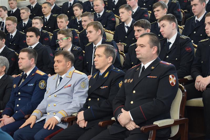 Губернатор Новосибирской области наградил сотрудников и военнослужащих Росгвардии