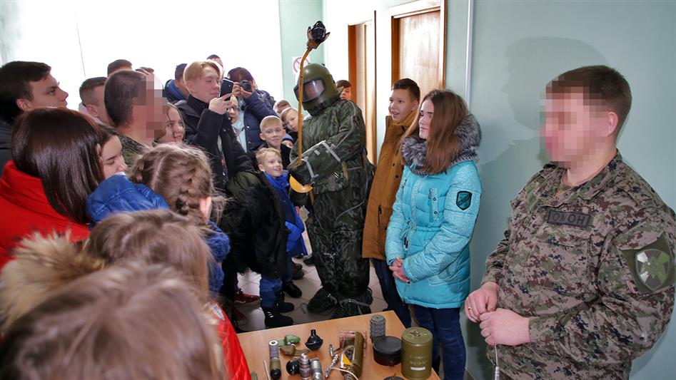 В Мордовии накануне Дня защитника Отечества будущие педагоги побывали в гостях у Росгвардии
