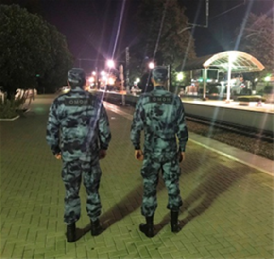 Сотрудники кабардино-балкарского ОМОН оказали помощь пострадавшим в дорожно-транспортном происшествии