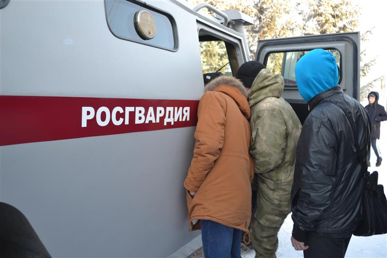 В рамках акции Росгвардии «Неделя мужества» проведено патриотическое мероприятие для омских школьников