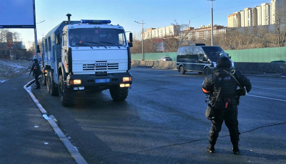 При участии приморского ОМОН пресечено производство контрафактного алкоголя