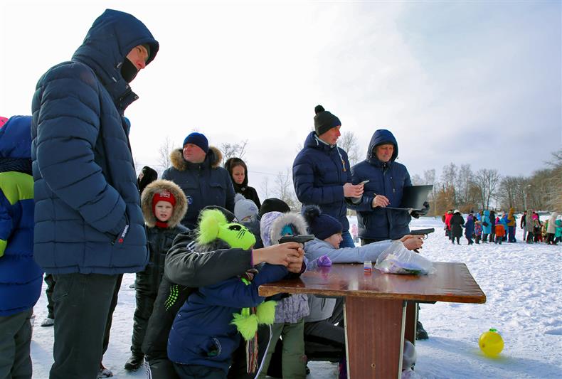 В Мордовии росгвардейцы отметили День защитника Отечества спортивным праздником