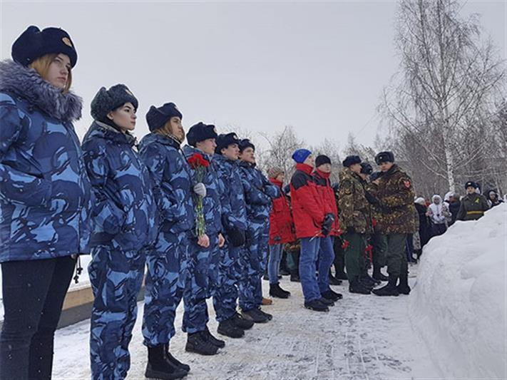 В рамках всероссийской акции «Неделя мужества» в Сибирском округе Росгвардии проходят торжественные мероприятия, приуроченные ко Дню защитника Отечества