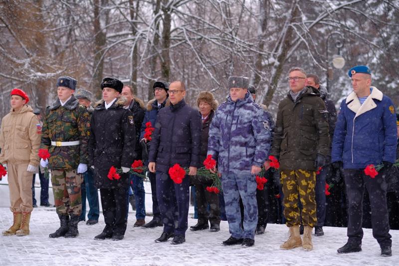 Представители руководства Управления Росгвардии по Удмуртской Республике почтили память павших защитников Отечества 