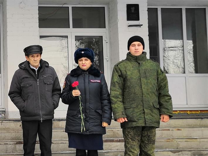 Сотрудники отдела вневедомственной охраны по городу Бийску почтили память сослуживца, погибшего при исполнении служебного долга 