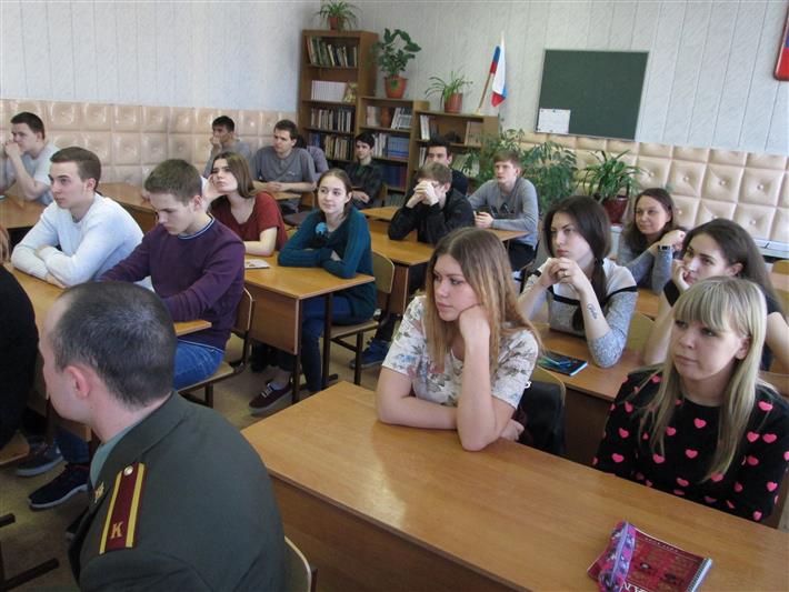 Военнослужащие северского соединения провели уроки мужества со школьниками