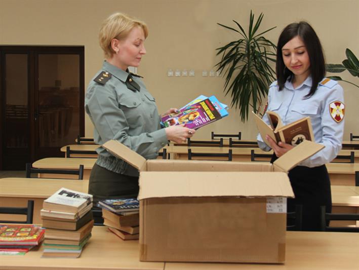 В Кузбассе Росгвардия поддержала всероссийскую акцию «Дарите книгу с любовью»