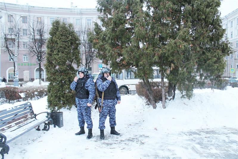 В Воронежской области сотрудники Росгвардии пресекли попытку угона автомобиля и задержали нетрезвого водителя