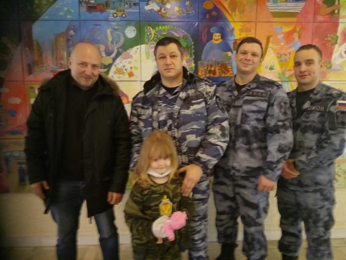 «Дяди ангелы» из Росгвардии сдали кровь для девочки с тяжелым заболеванием 