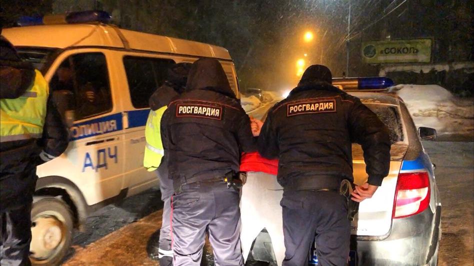 В Саратове сотрудники Росгвардии задержали участника конфликта, в результате которого произошел взрыв страйкбольной гранаты