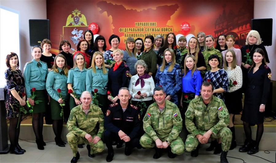 В городах Дальневосточного федерального округа росгвардейцы провели торжественные мероприятия, посвященные 8 марта 