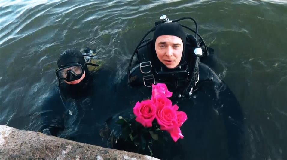 Волгоградские росгвардейцы удивили жительниц региона оригинальными поздравлениями (видео)