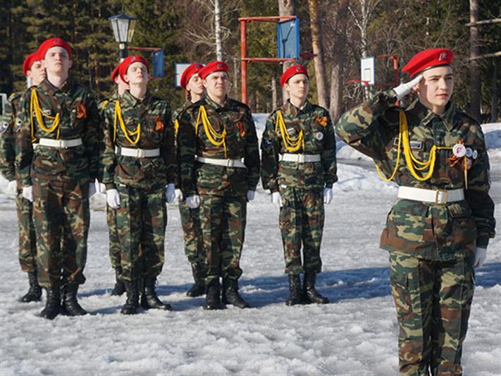 В Кузбассе бойцы Росгвардии поздравили юнармейцев с окончанием юбилейной военно-спортивной игры «Во славу Отечества»