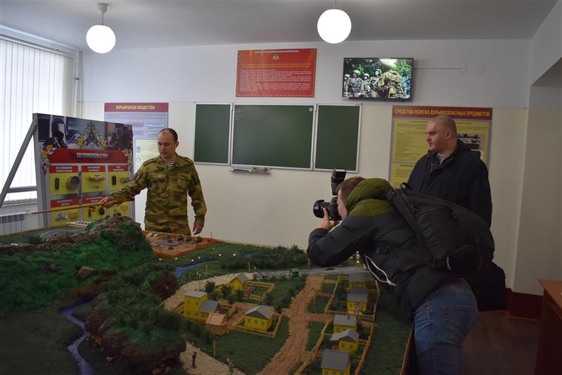 В Центре подготовки личного состава Северо-Западного округа Росгвардии состоялась экскурсия для представителей СМИ