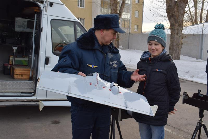 Башкирский авиаотряд Росгвардии присоединился к акции в поддержку детей с инвалидностью «Погуляй со мной» 