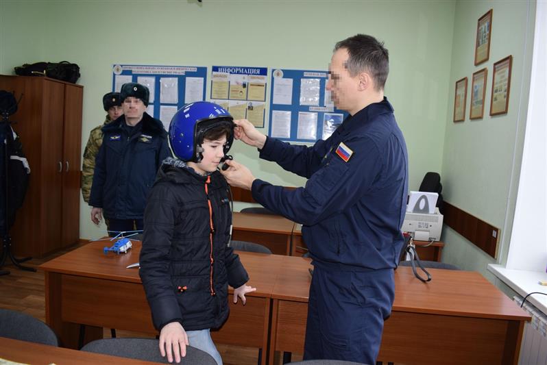 Башкирский авиаотряд Росгвардии присоединился к акции в поддержку детей с инвалидностью «Погуляй со мной» 