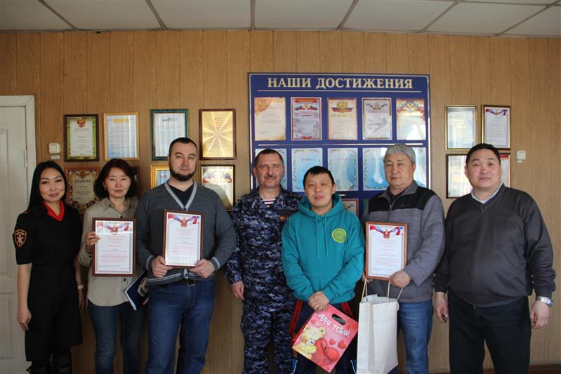 В Туве Росгвардия в один день провела патриотическую акцию для школьников и пресс-тур для журналистов