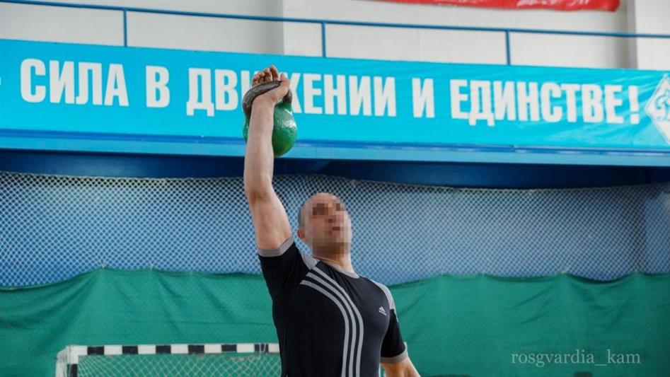 Камчатские росгвардейцы стали победителями первенства общества «Динамо» по гиревому спорту
