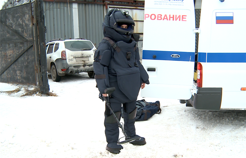 В гостях у взрывотехников ОМОН Управления Росгвардии по Свердловской области побывали школьники и журналисты (фото, видео)