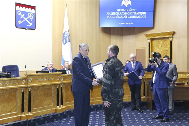 Губернатор Ленинградской области поздравил сотрудников и военнослужащих Росгвардии с ведомственным праздником