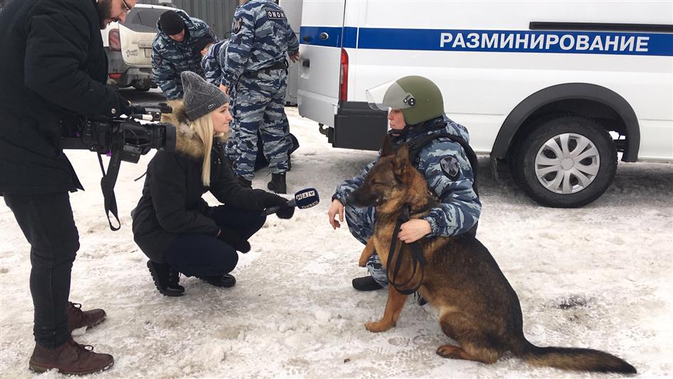 В гостях у взрывотехников ОМОН Управления Росгвардии по Свердловской области побывали школьники и журналисты (фото, видео)