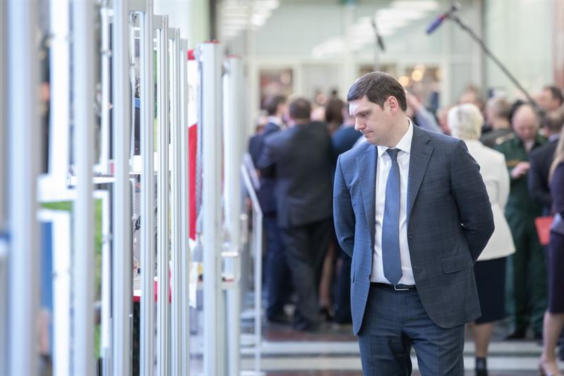 Генерал армии Виктор Золотов и председатель Государственной думы Федерального собрания Российской Федерации Вячеслав Володин открыли выставку, посвященную истории и служебно-боевой деятельности Росгвардии (видео)
