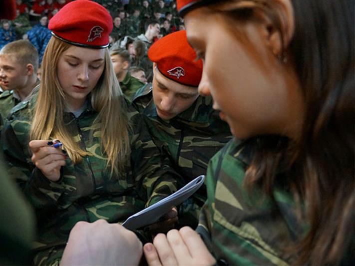 В Кузбассе бойцы Росгвардии поздравили юнармейцев с окончанием юбилейной военно-спортивной игры «Во славу Отечества»