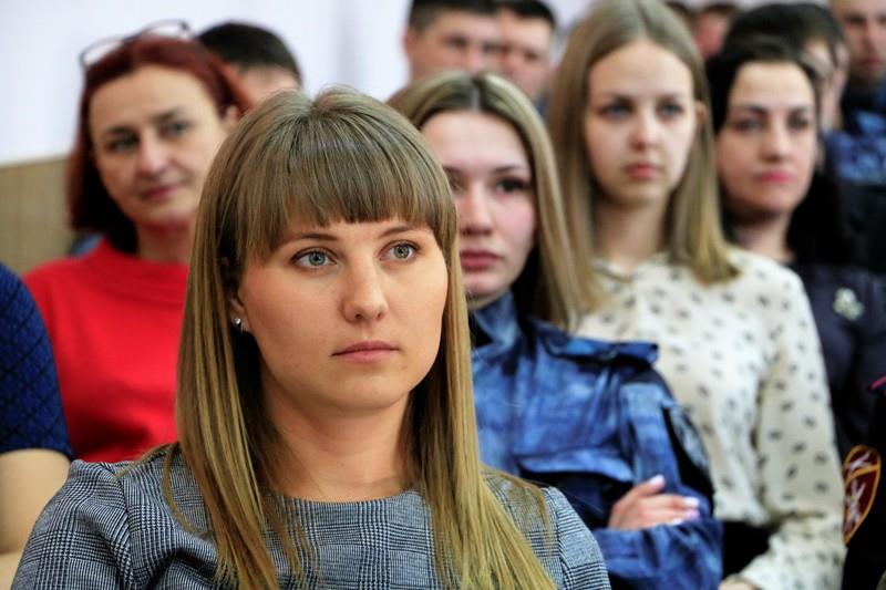 В городах Дальневосточного федерального округа росгвардейцы провели торжественные мероприятия, посвященные 8 марта 