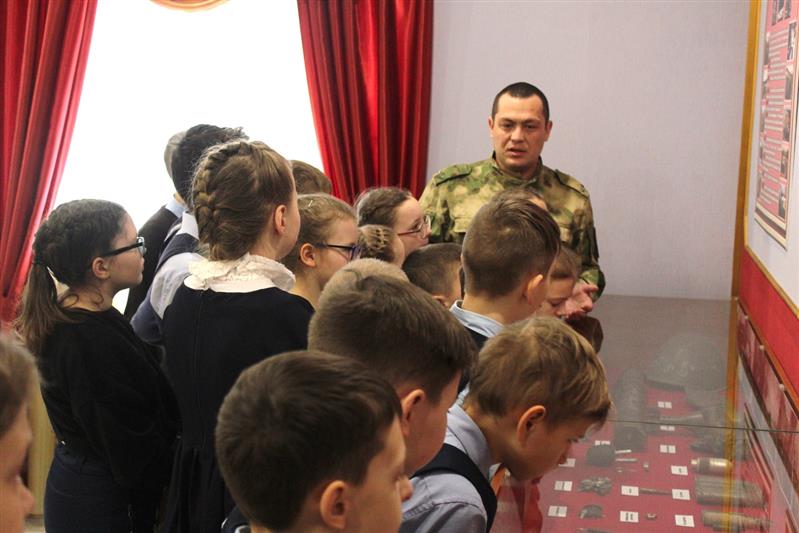 В Кирове в преддверии Дня войск национальной гвардии Российской Федерации прошли военно-патриотические и социальные мероприятия 