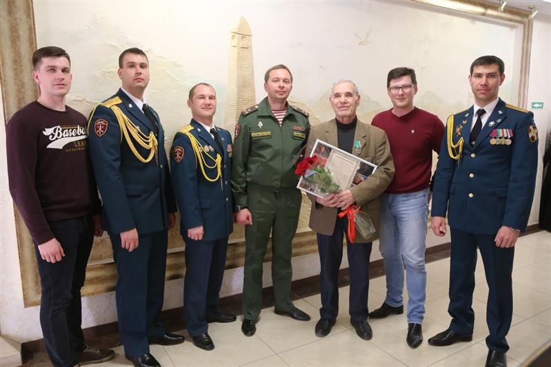 Артисты ансамбля песни и пляски Северо-Кавказского округа Росгвардии поздравили литераторов Чеченской Республики со всемирным Днем поэзии