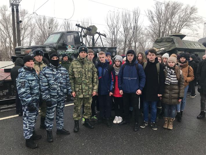 Сотрудники и кадеты Росгвардии посетили передвижную выставку «Сирийский перелом» в Уфе