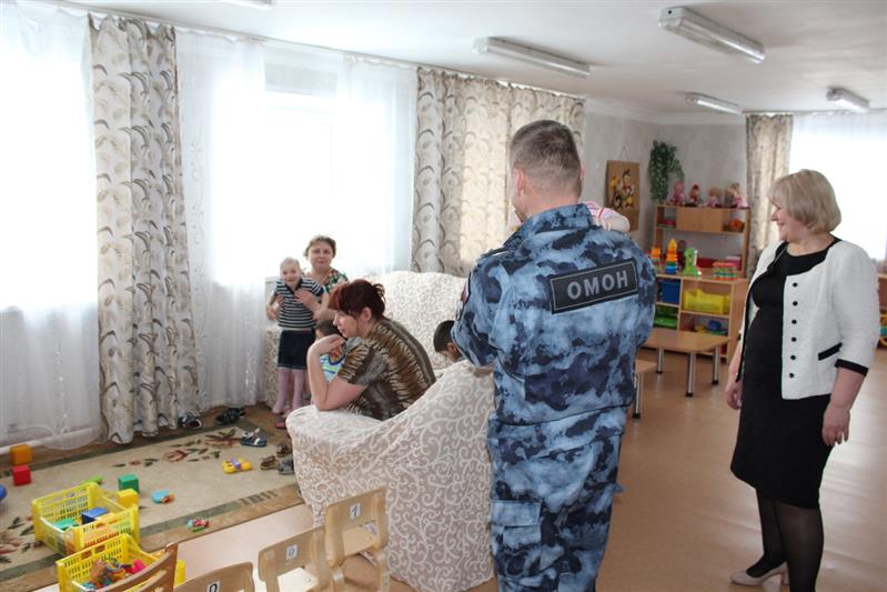 В Кирове в преддверии Дня войск национальной гвардии Российской Федерации прошли военно-патриотические и социальные мероприятия 