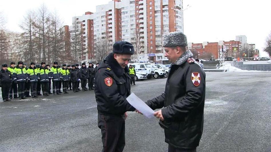 В рамках гарнизонного инструктажа в Екатеринбурге состоялось награждение росгвардейцев в преддверии ведомственного праздника