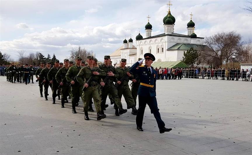 Военнослужащие и сотрудники Росгвардии пригласили жителей и гостей Астрахани на тематический праздник «Неделя с Росгвардией»