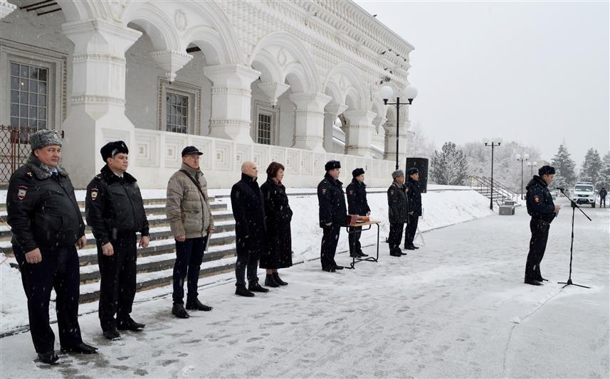В Астраханском кремле прошел гарнизонный развод подразделений правоохранительных структур 