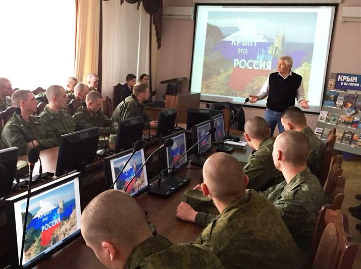 Военнослужащие астраханского батальона Росгвардии приобщились к истории Крыма  