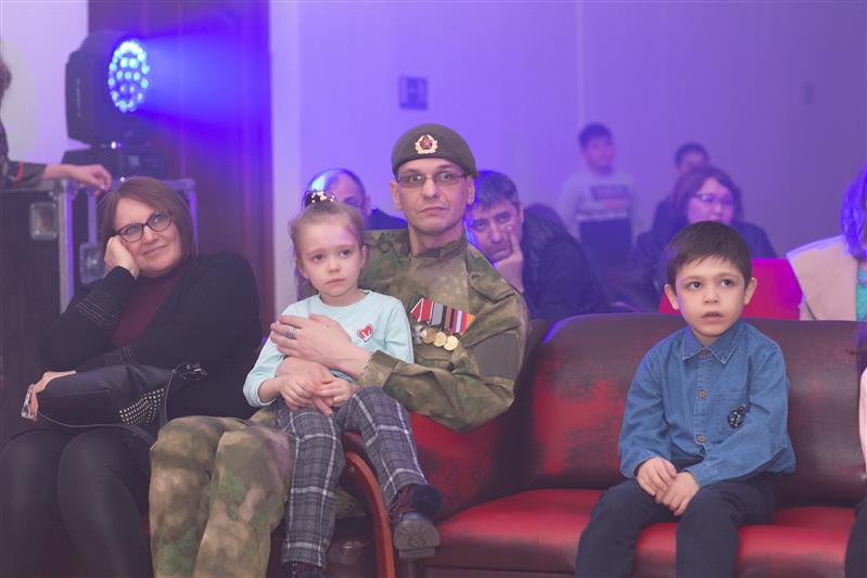 Творческий коллектив «Ярополк» провел праздничный концерт для военнослужащих полка оперативного назначения грозненского соединения Росгвардии