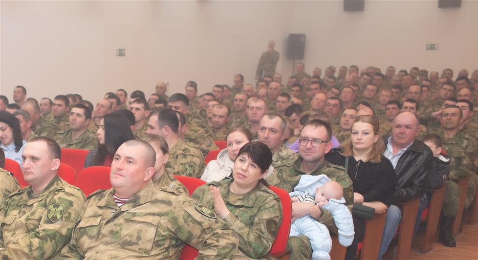 Творческий коллектив «Ярополк» провел праздничный концерт для военнослужащих полка оперативного назначения грозненского соединения Росгвардии
